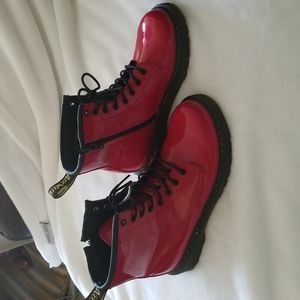 Dr. Marten Red Girl Sz. 3 in great condition.